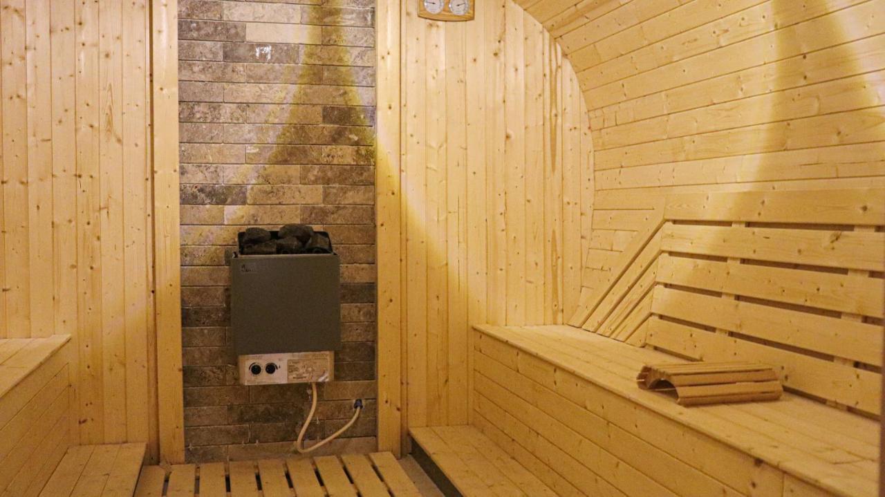 Rival Hotel Аман Екстериор снимка