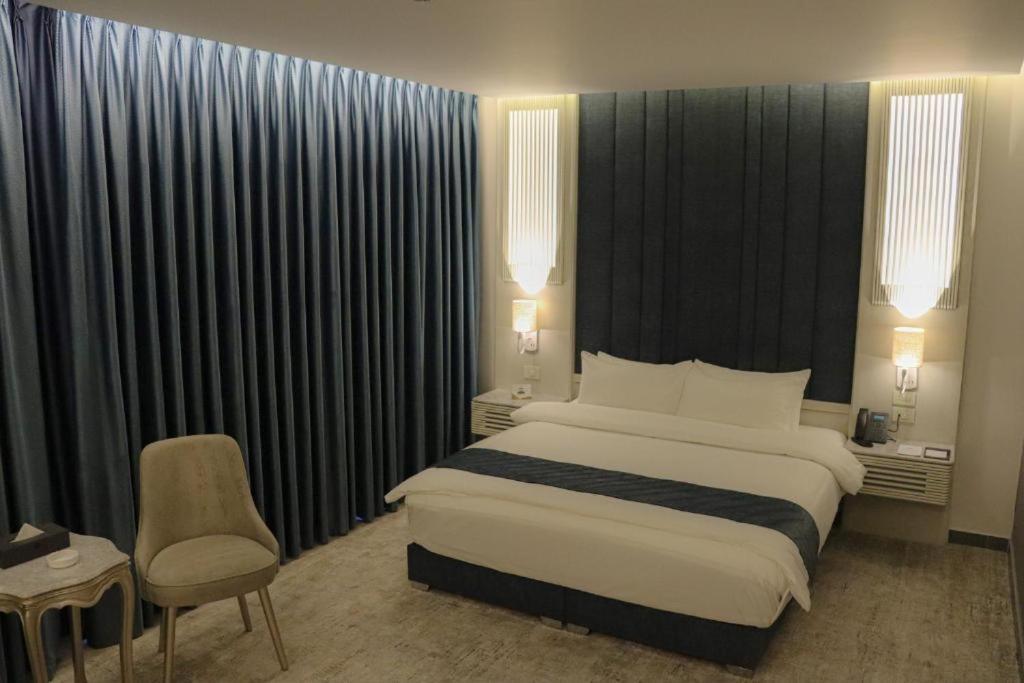 Rival Hotel Аман Екстериор снимка