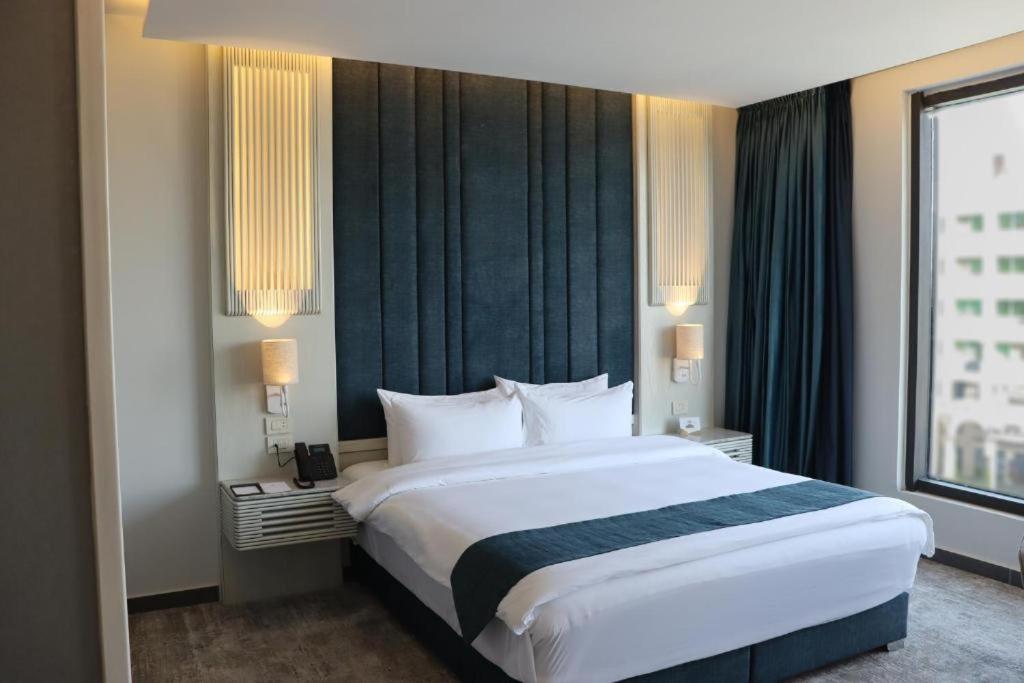 Rival Hotel Аман Екстериор снимка