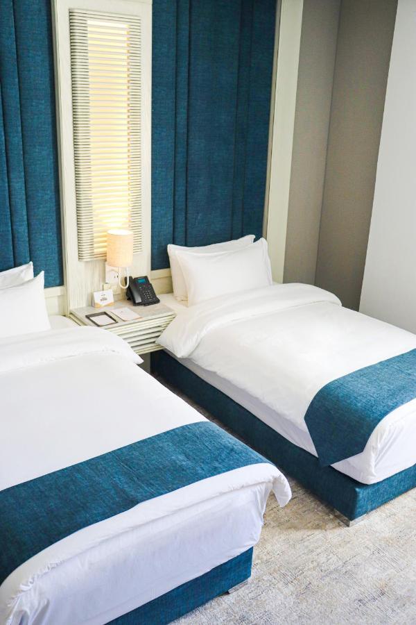 Rival Hotel Аман Екстериор снимка