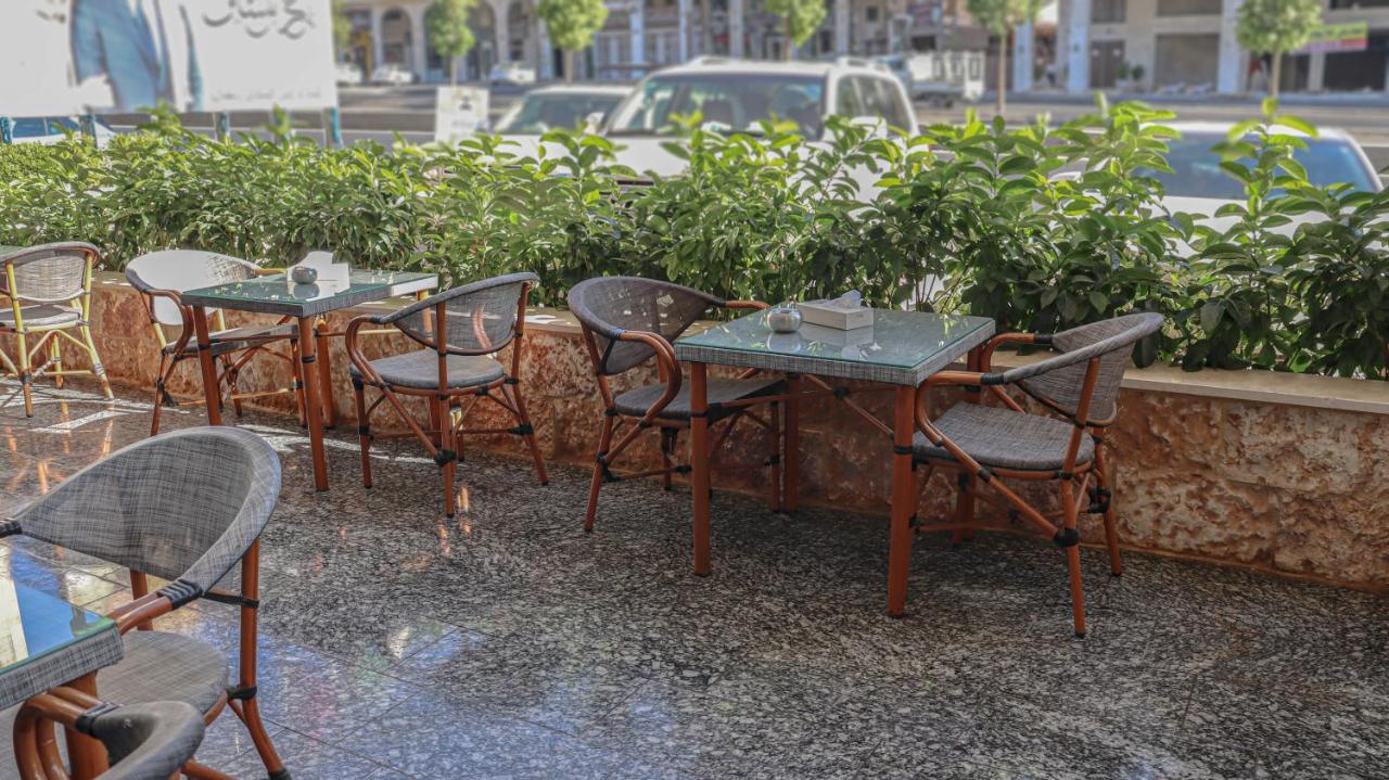 Rival Hotel Аман Екстериор снимка