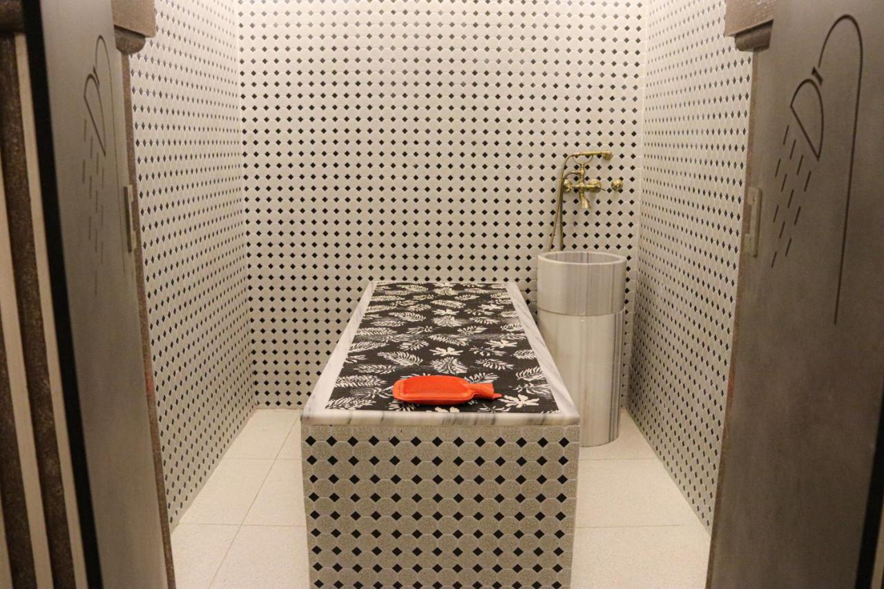 Rival Hotel Аман Екстериор снимка
