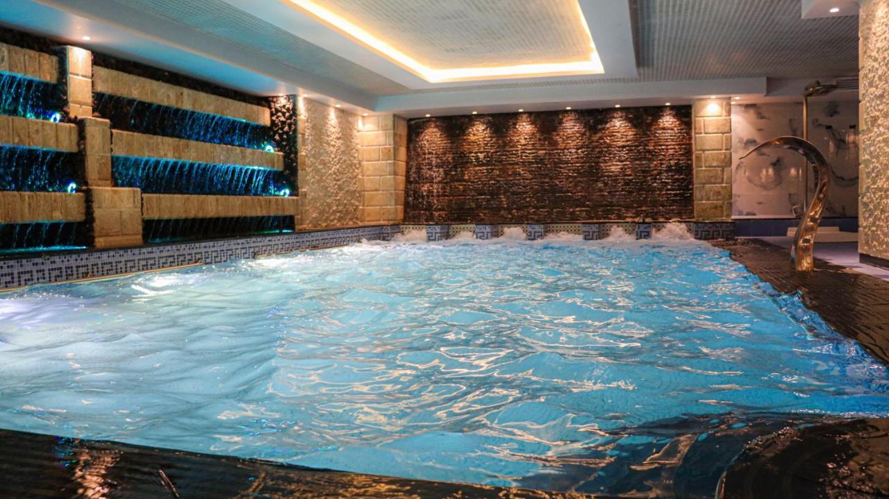Rival Hotel Аман Екстериор снимка