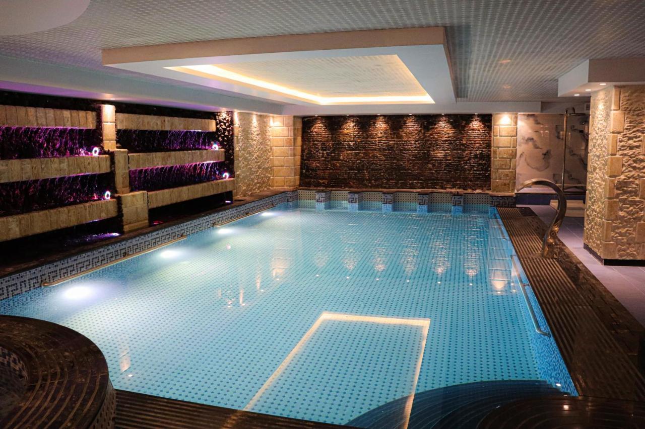 Rival Hotel Аман Екстериор снимка