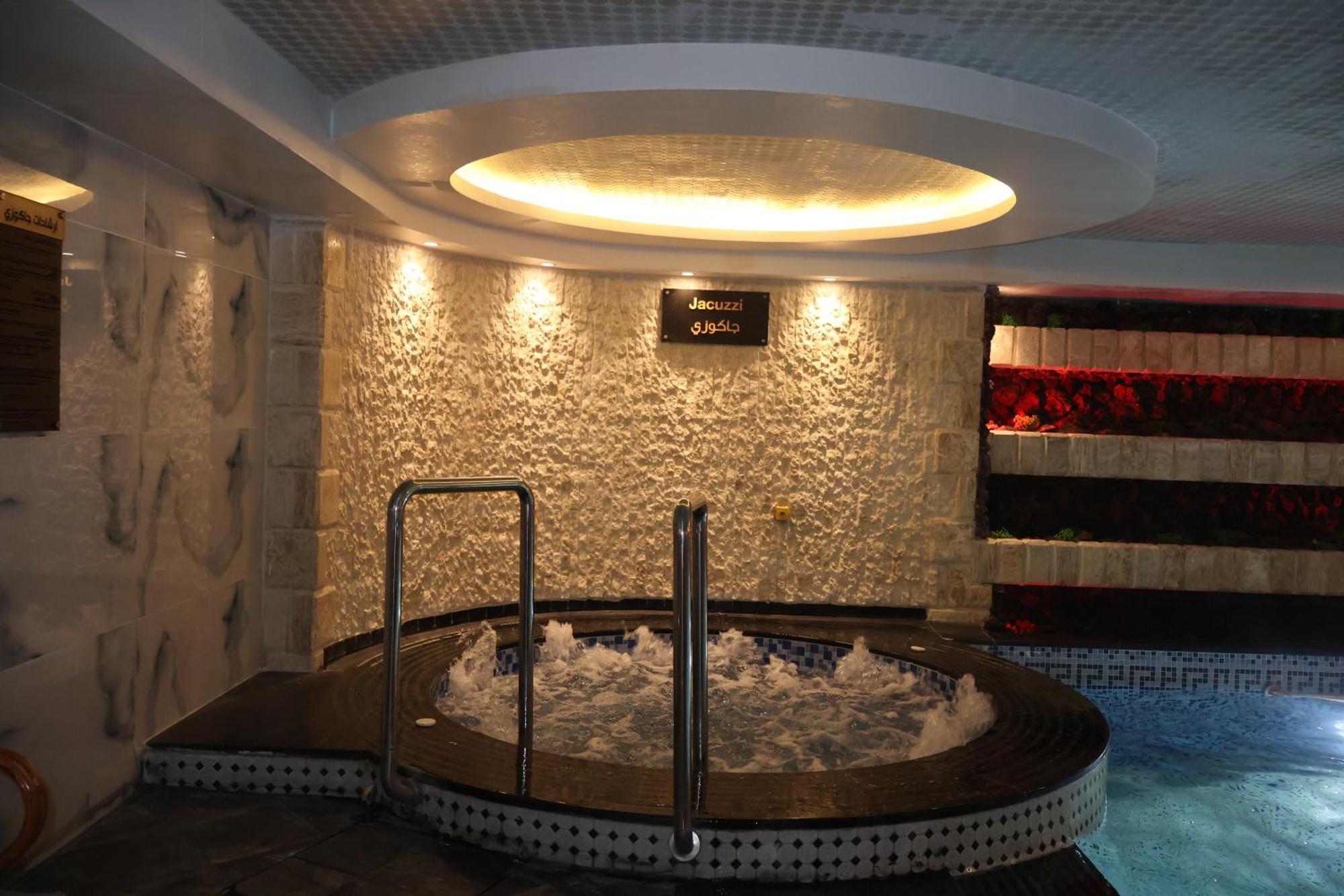 Rival Hotel Аман Екстериор снимка